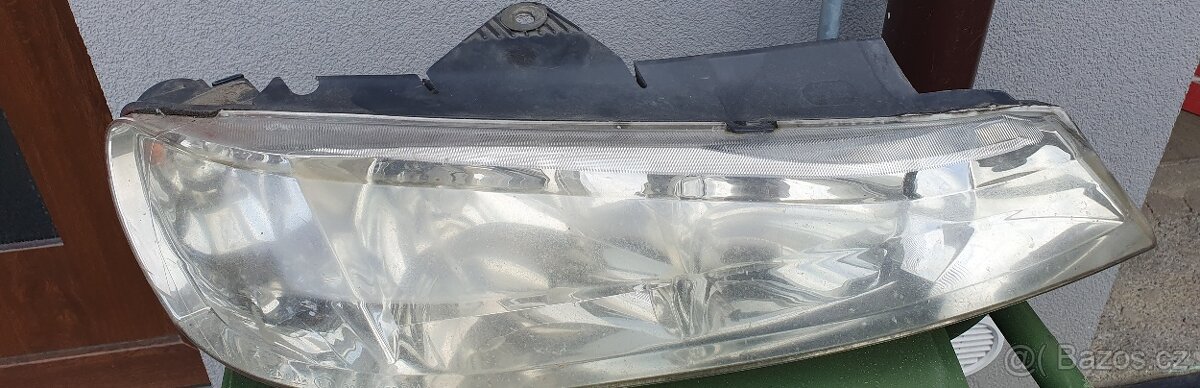 Světlomety Peugeot 406