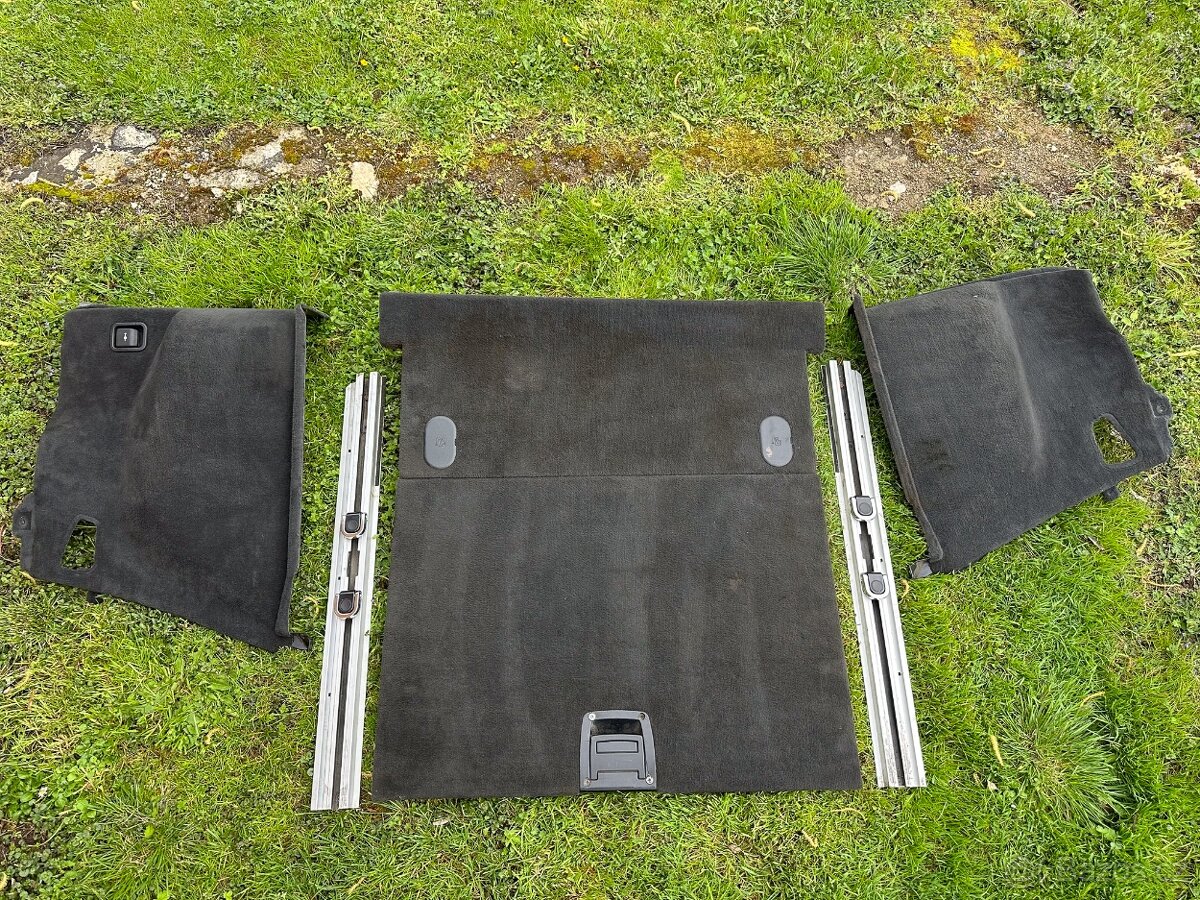 Koberec kufru X3 E83