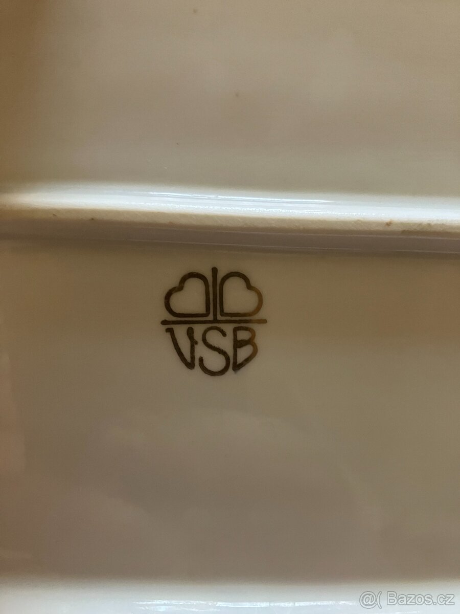 PORCELÁNOVÝ TÁCEK MÍŠENSKÁ RŮŽE