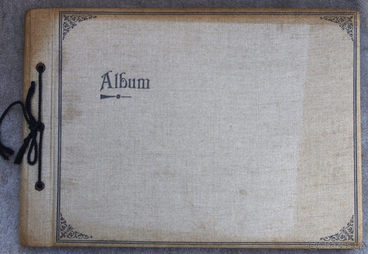 Staré album fotografií