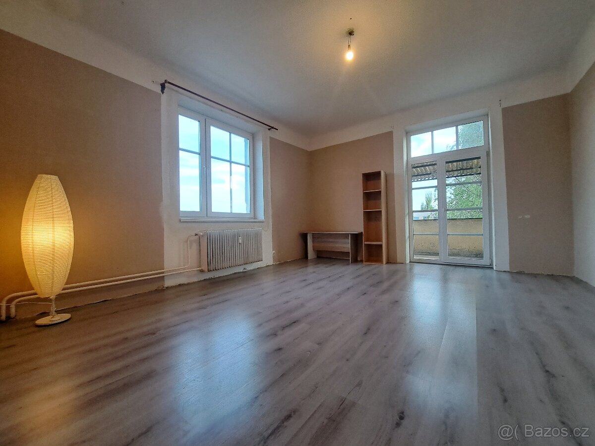 Pronájem bytu s lodžií 2+1 Husovice 70m2, nájem 16.000,- Kč
