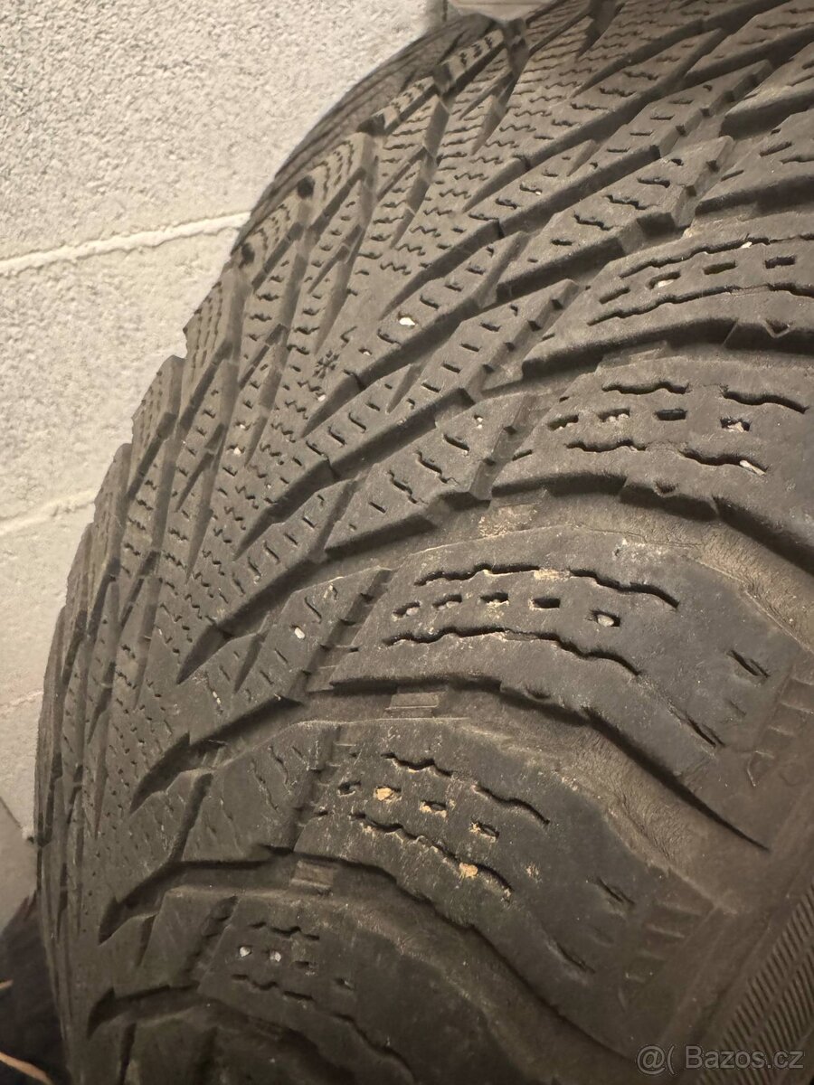 235/45/R18 Zimní