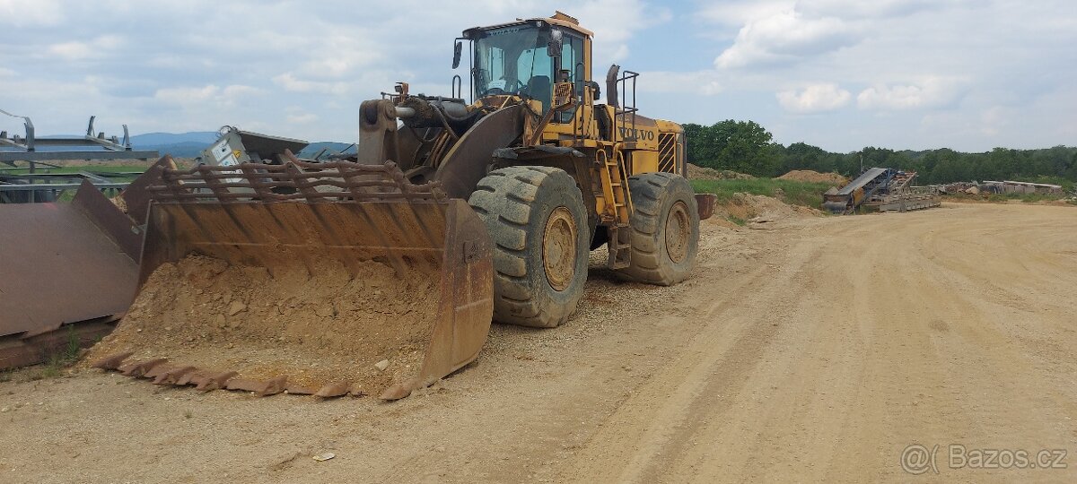 Nakladač Volvo L350F