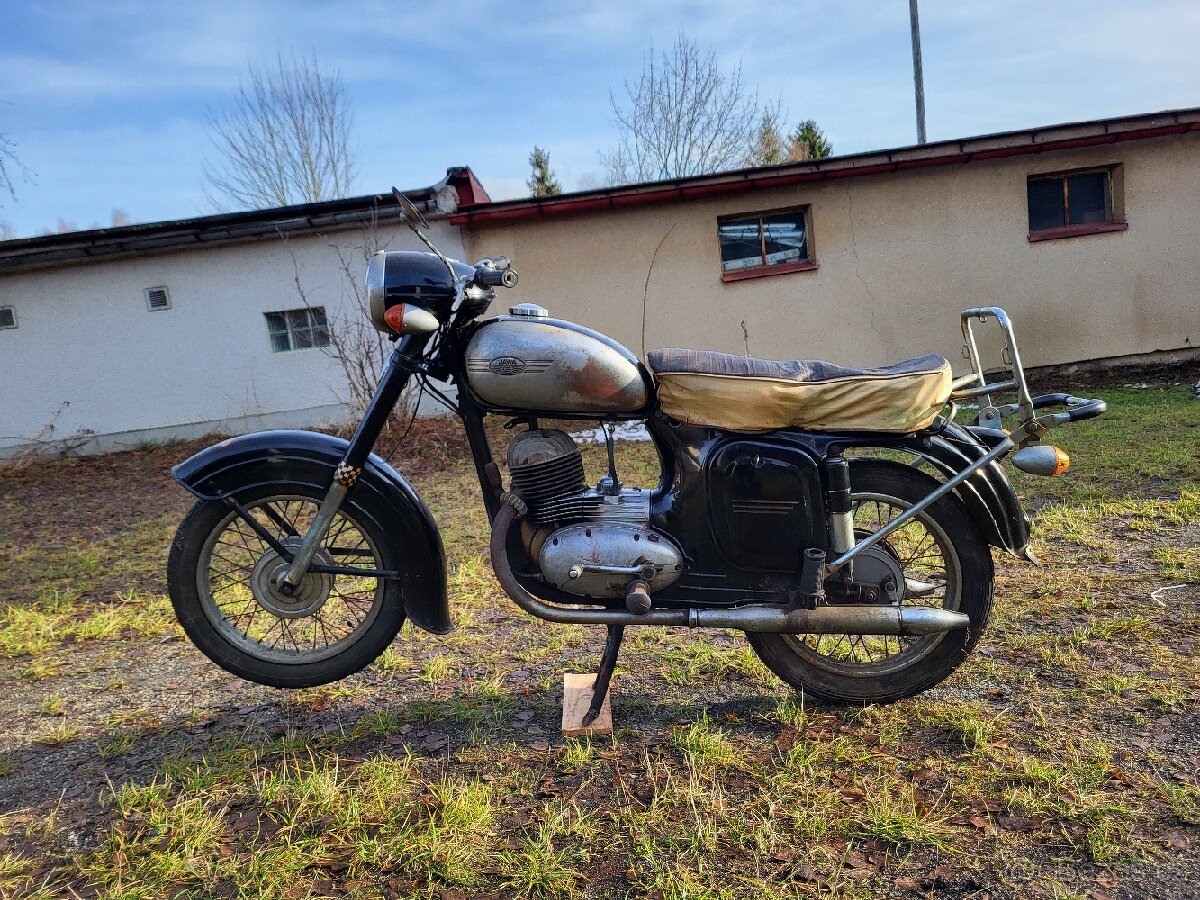 Jawa ČZ 175 356 patinovka