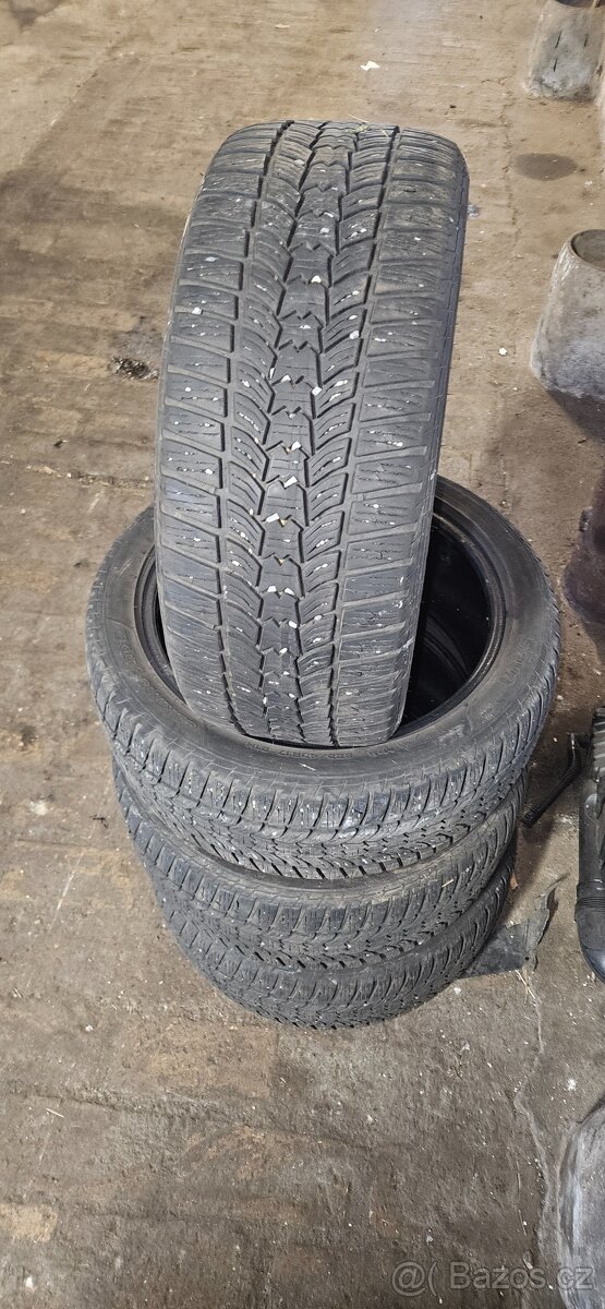Zimní pneumatiky 225 45 R17