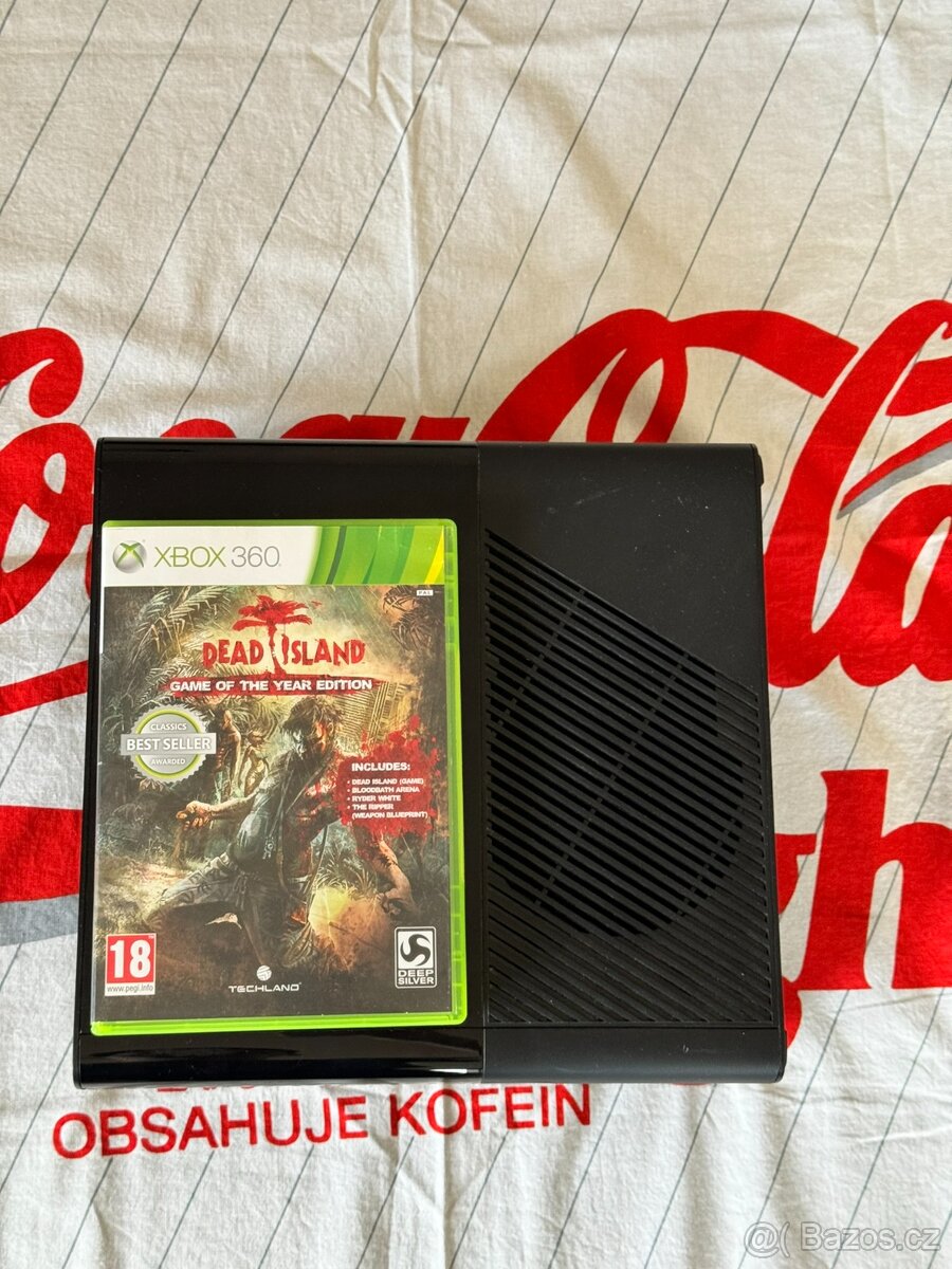 Xbox 360E 2x konzole na díly + hra