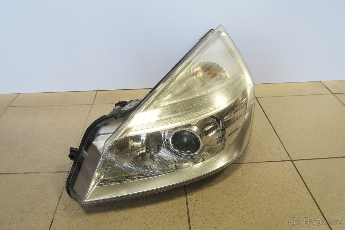 Přední světla Renault Espace