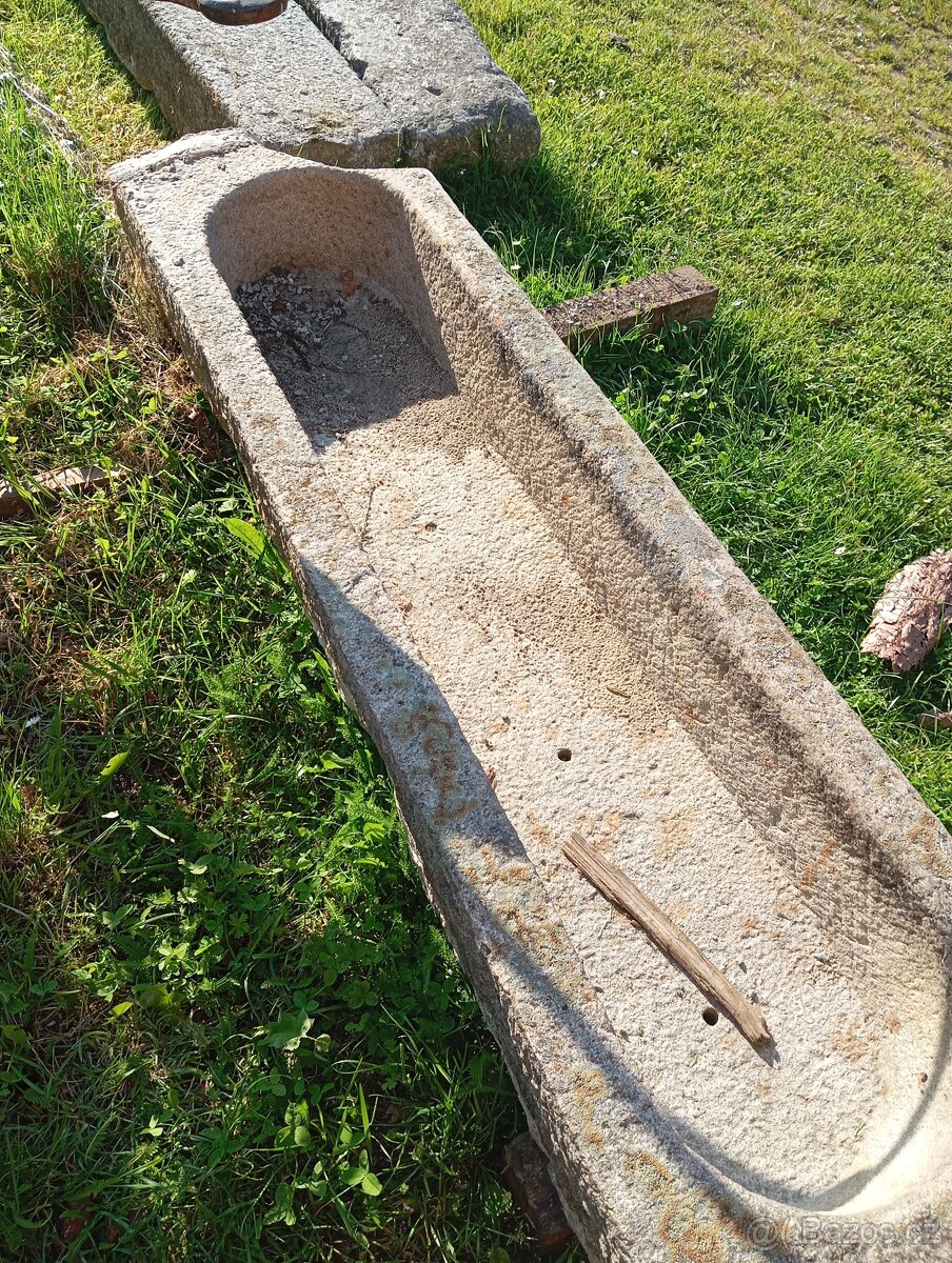 Kamenné koryto
