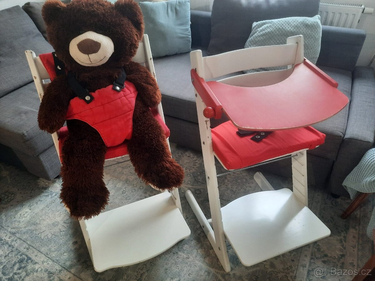 Rostoucí dřevěná židle s doplňky