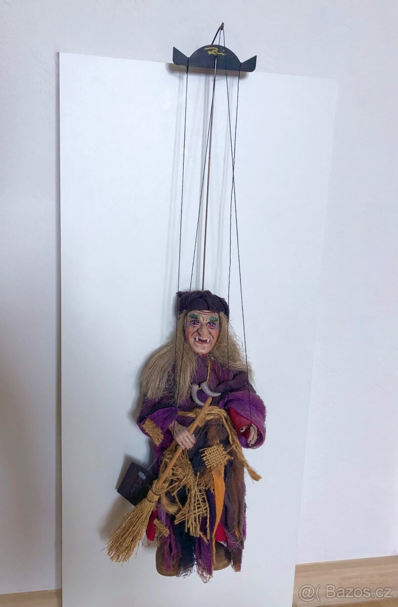 Nová dřevěná ručně vyřezávaná a malovaná loutka Marionettes