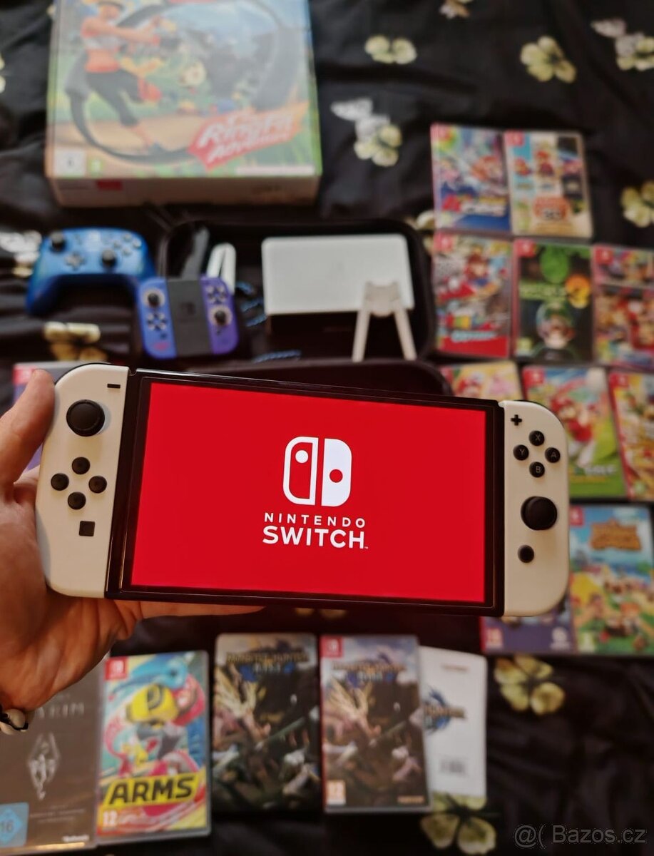 NINTENDO SWITCH OLED + HROMADA HER A PŘÍSLUŠENSTVÍ