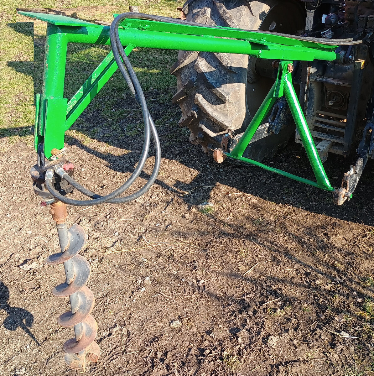 Hydraulický zemní půdní vrták za traktor