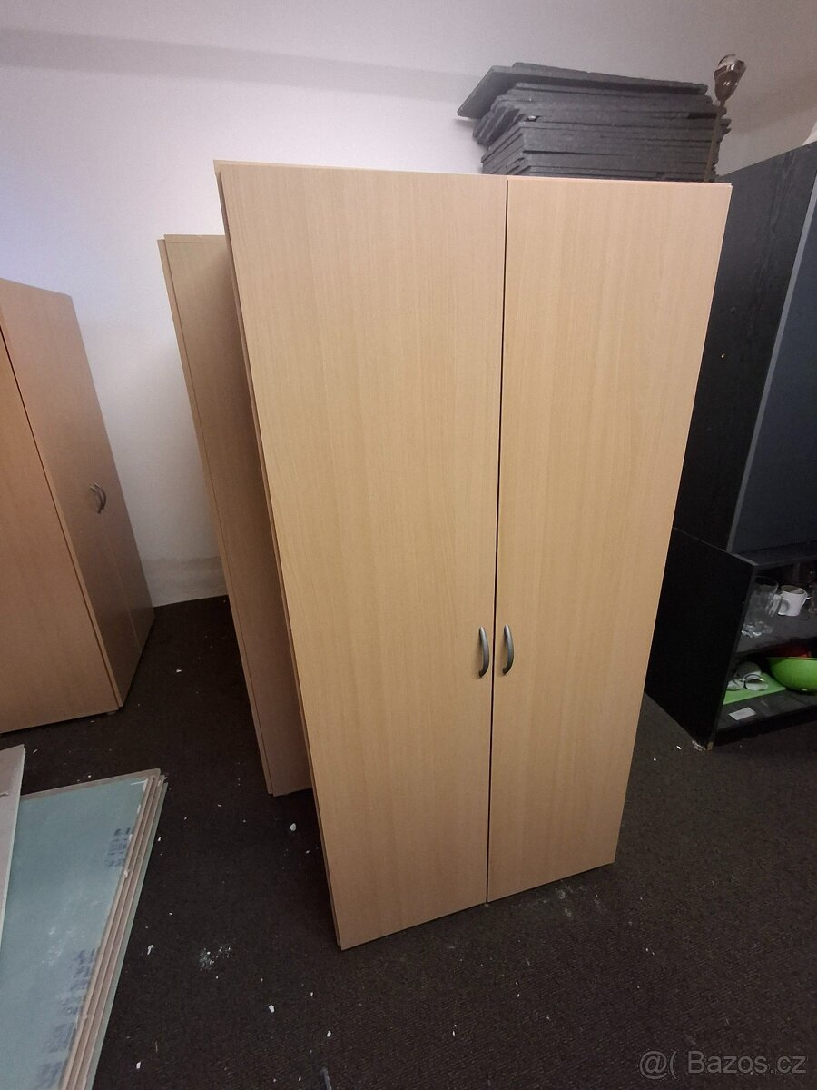 PRODÁM 2 SKŘÍNĚ A 2 SKŘÍŇKY