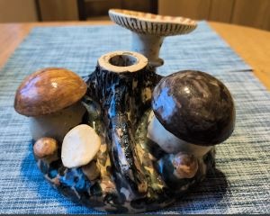 Keramický stojan na vánoční stromek