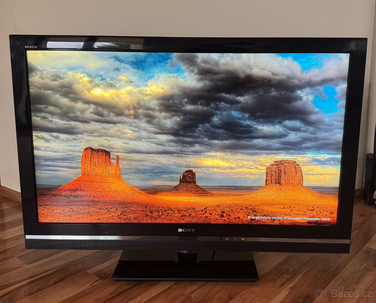 46" LCD Televize Sony Bravia KDL-46V5500 (117 cm) – Full HD