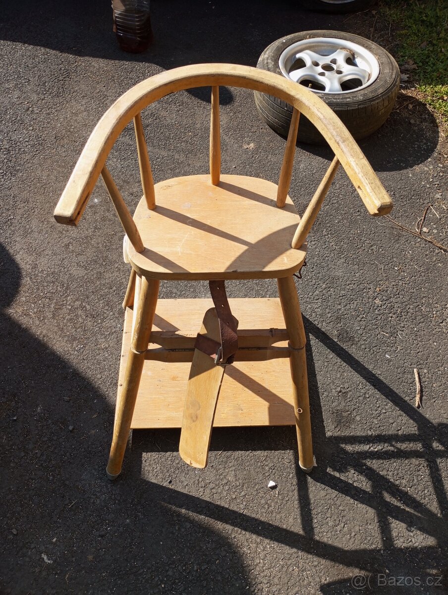 Retro jídelní stolicka