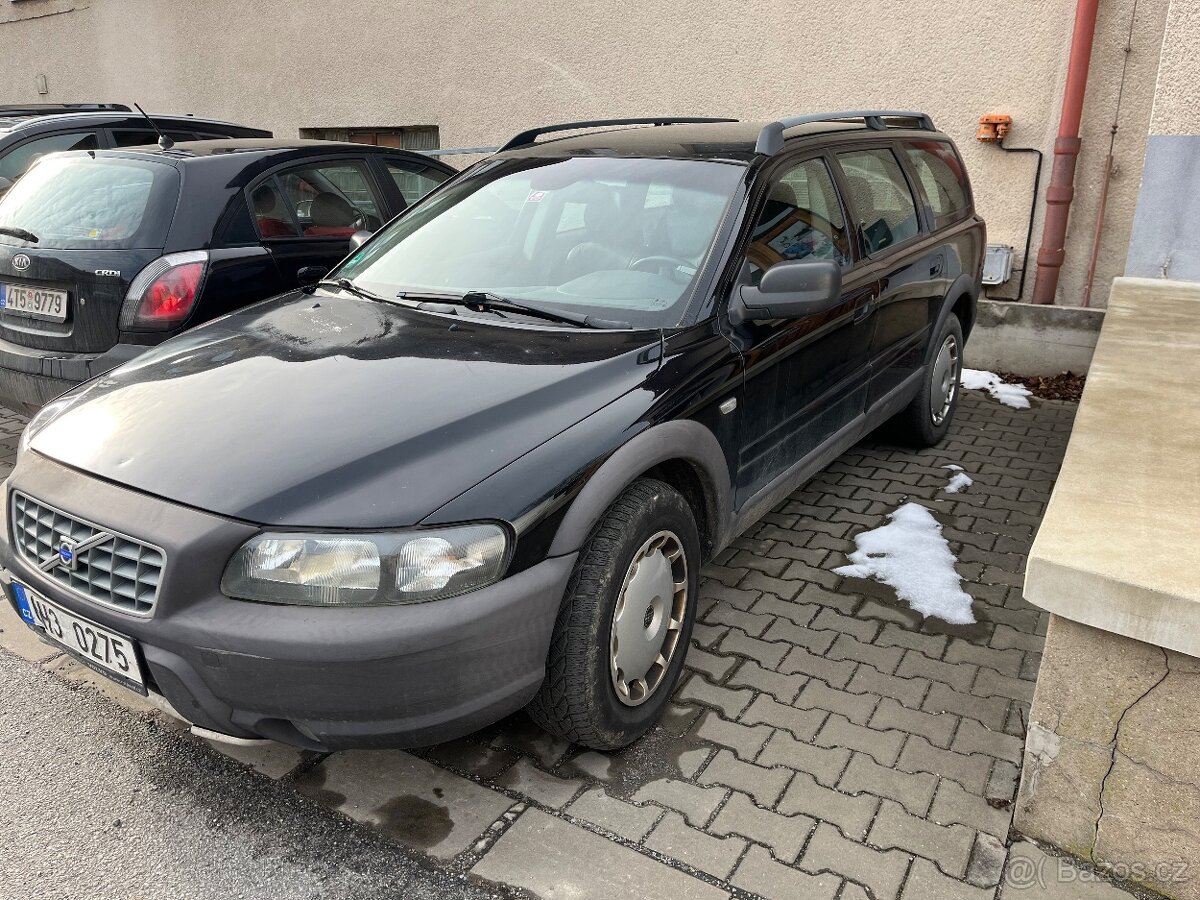 Volvo XC70 2,5D automatická převodovka, 2002 černé