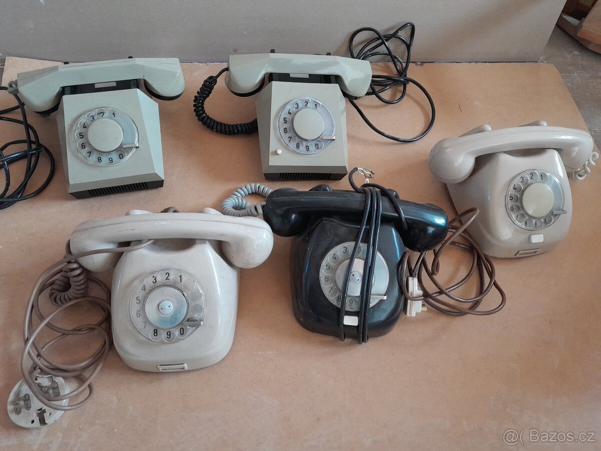 Prodam staré vytáčeci telefony....