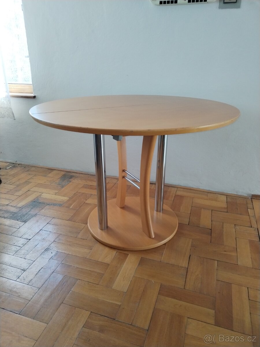 Stůl