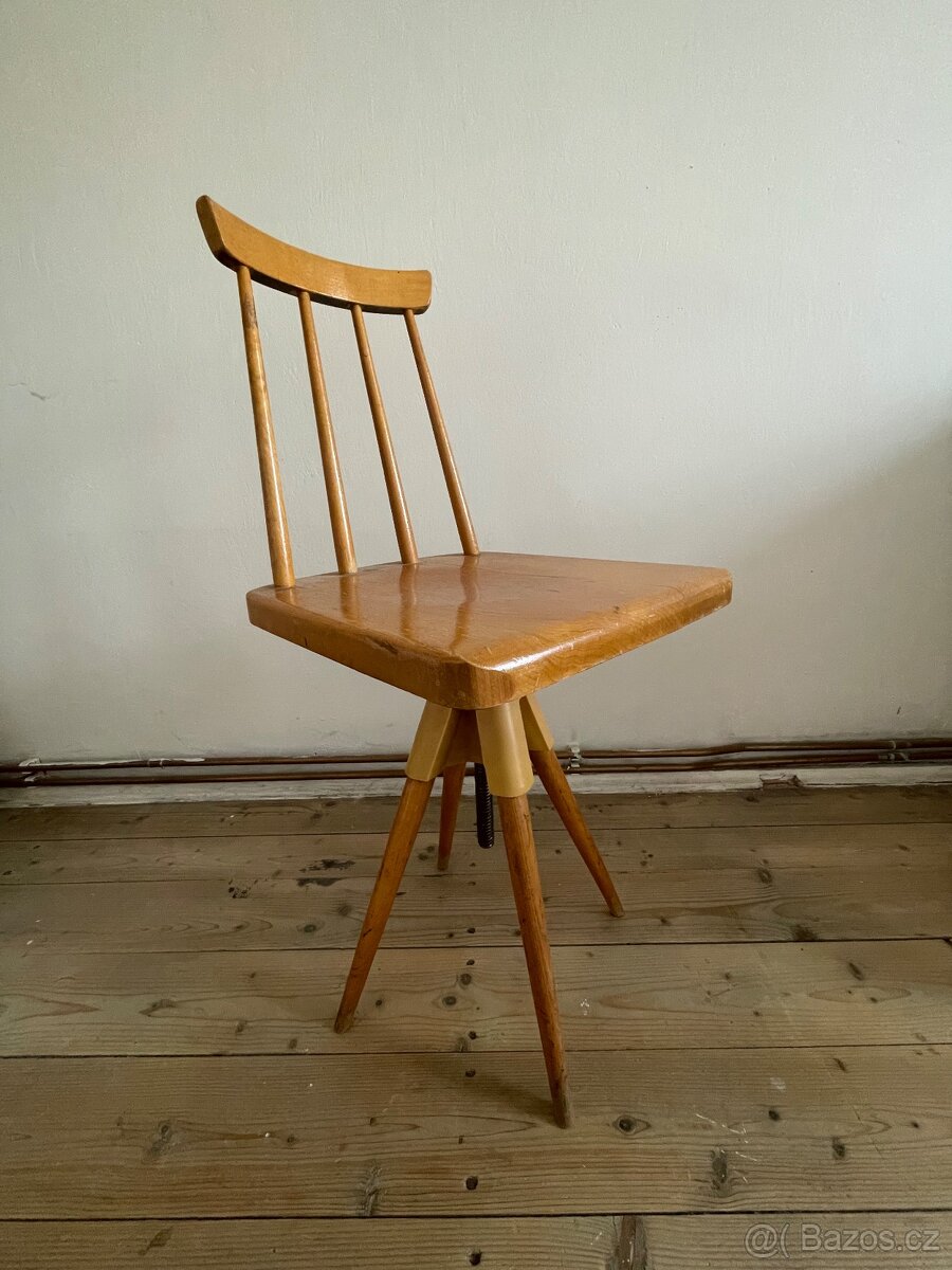 Retro otočná židle