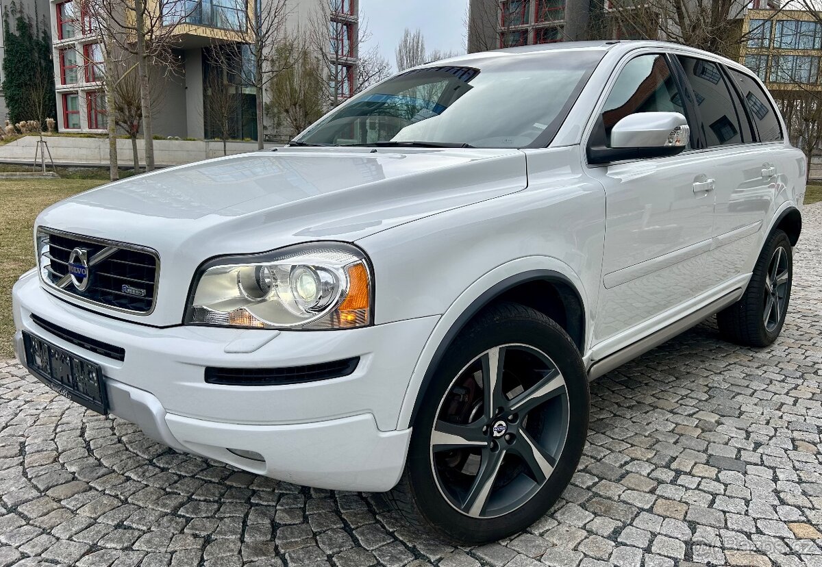 VOLVO XC90 2.4D5 R-DESIGN 147KW 4x4 7MÍST-Bi XENON-KŮŽE-PDC