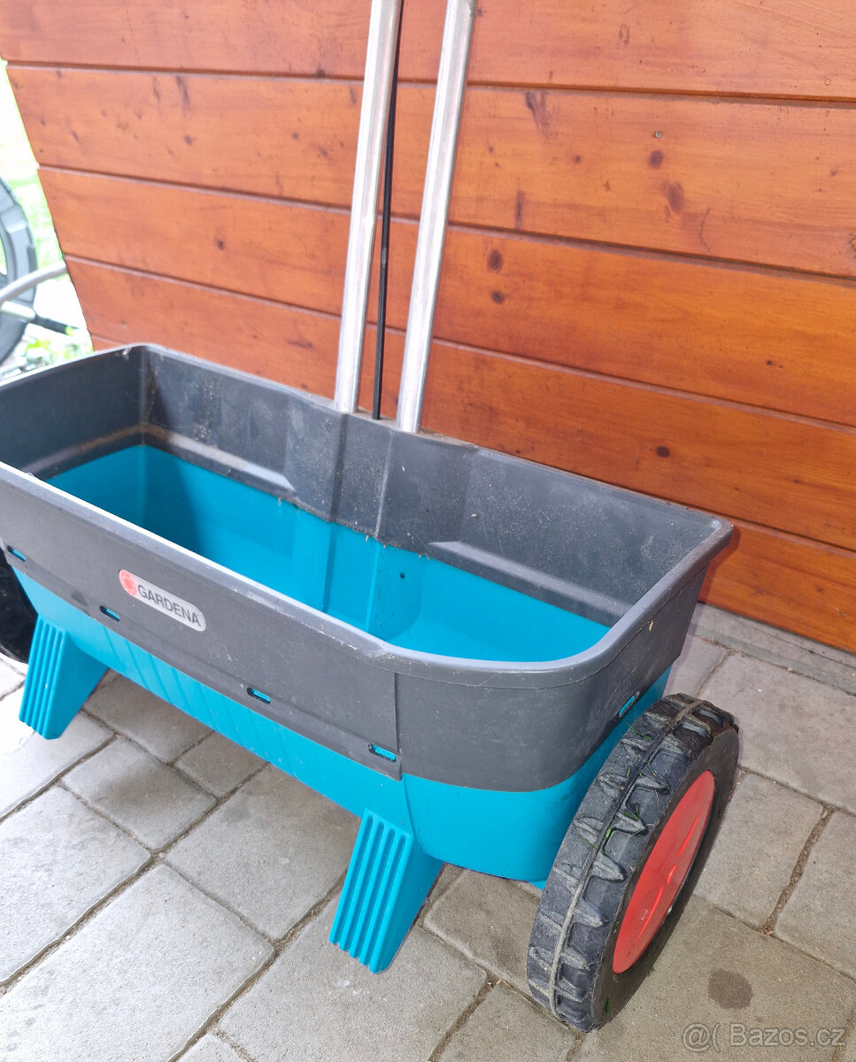 Gardena 800 Comfort sypací vozík