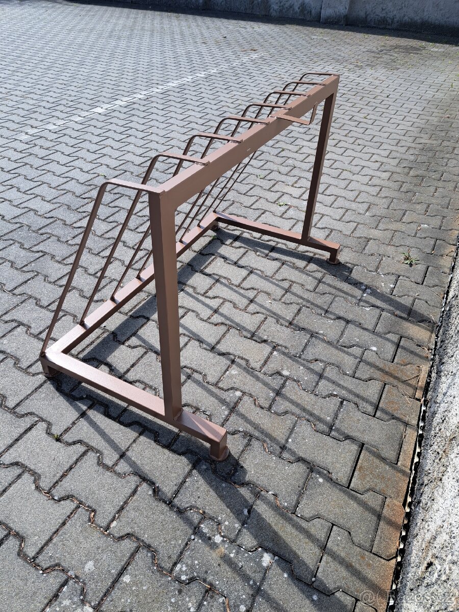 Stojan na kola