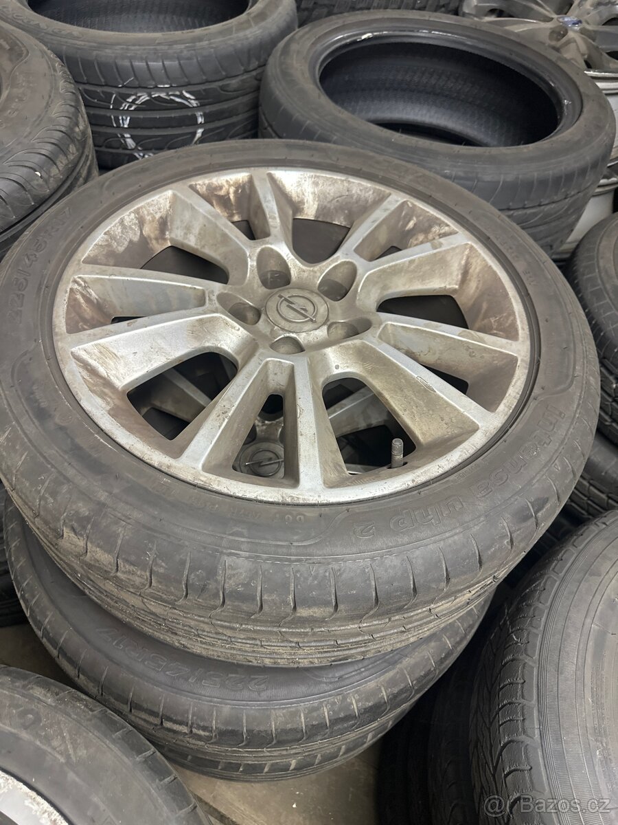 Opel Zafira ALU + Pneu 225/45 R17 80%