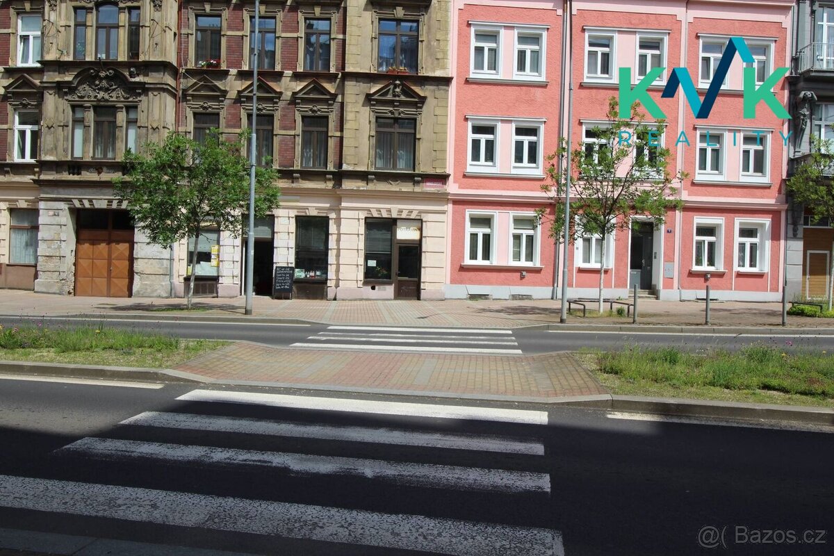 Obchodní prostory v obchodní části, Karlových Vary - ulice