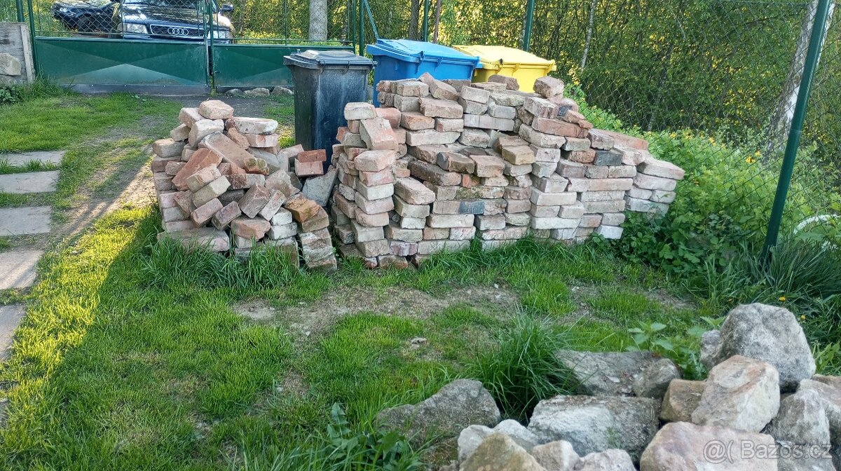 Staré pálen Cihly