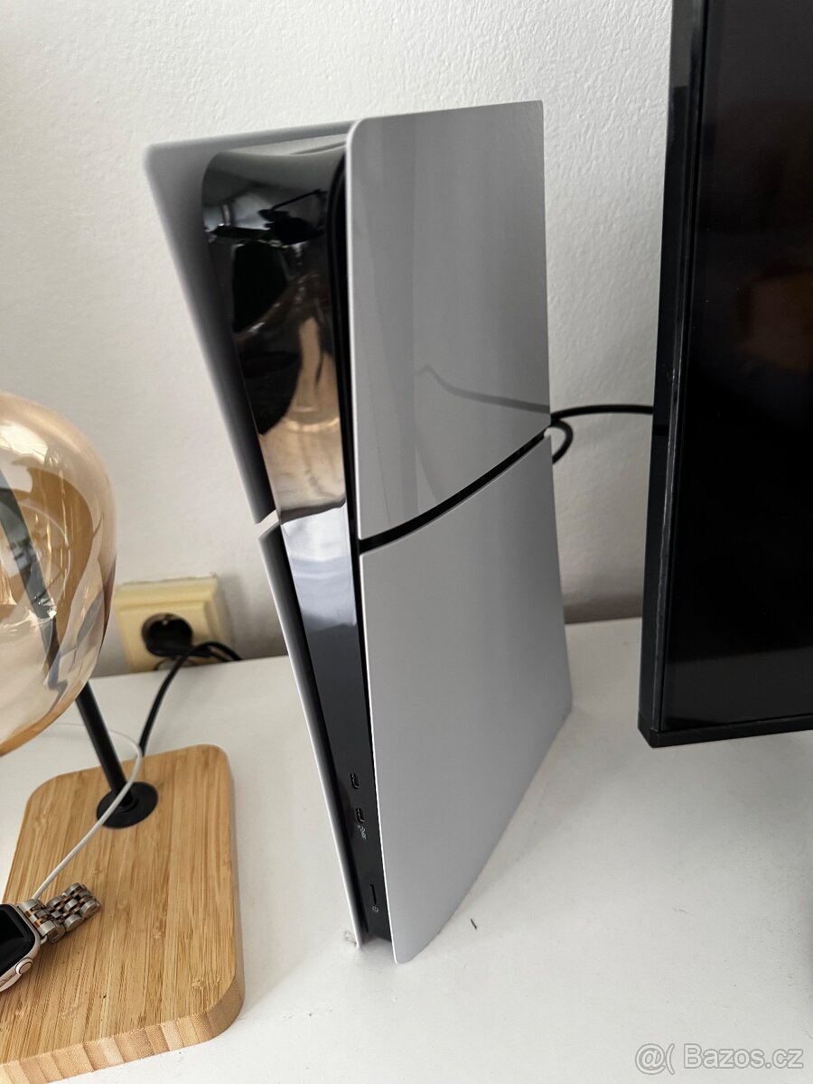PLAYSTATION 5 SLIM