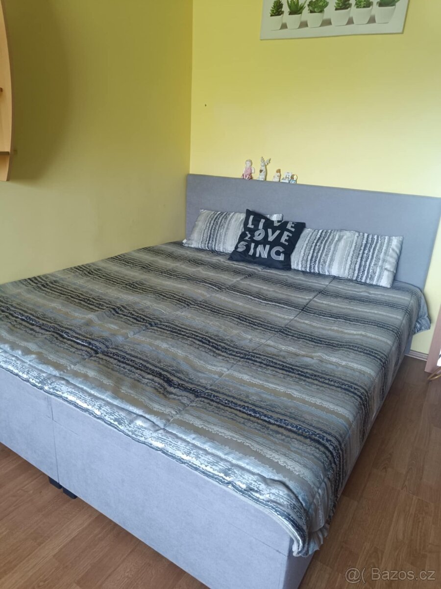 Manželská posteľ