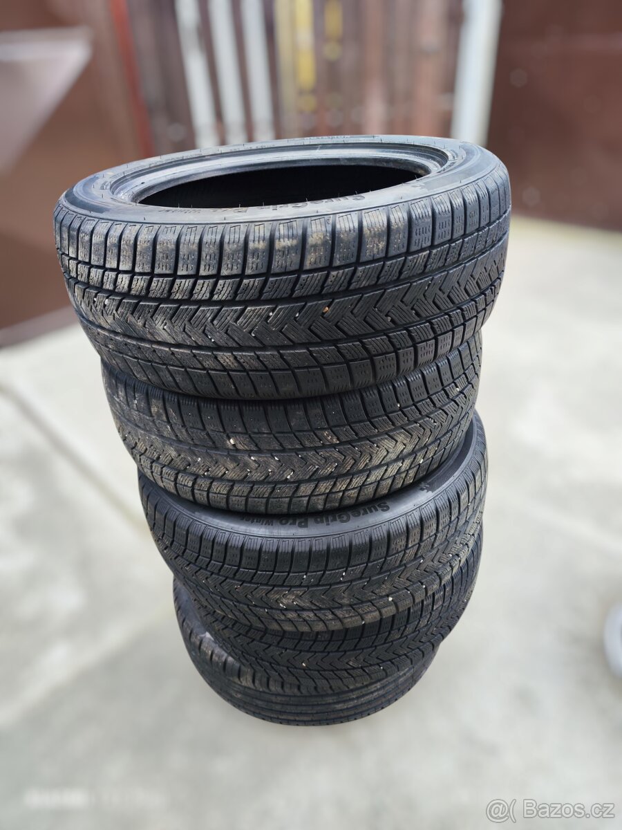 Zimní pneu 4 KS 215/55 R17 7mm Dot 2021