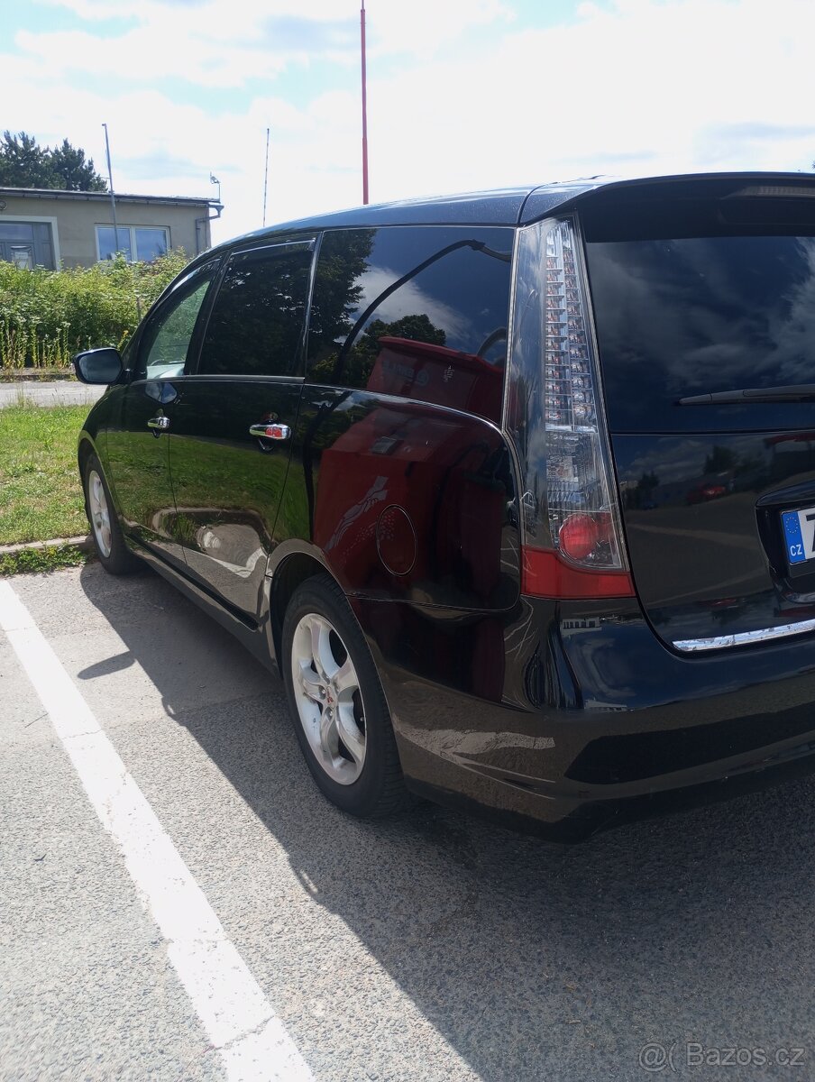 Mitsubishi Grandis 2.0did