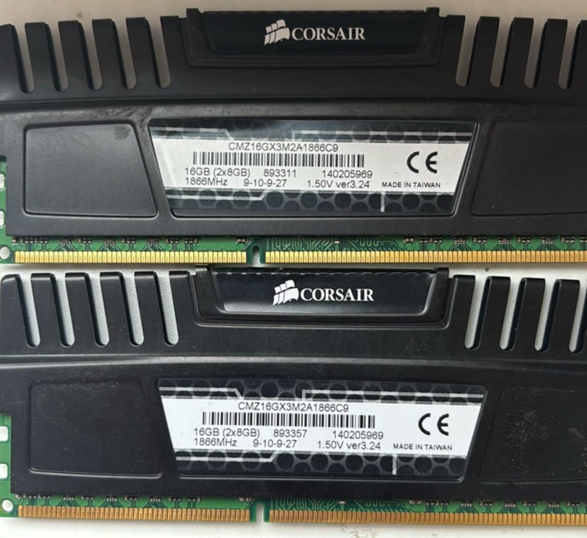 Ram 16GB DDR3 1866 XMP (nebo i 24GB)