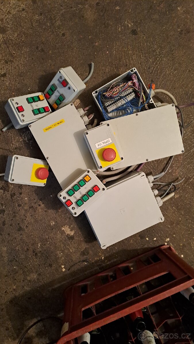 Elektro skříňky, spínače...