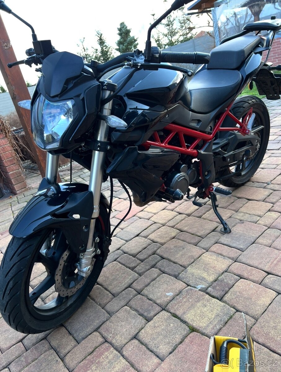 🏍️ Benelli BN125 (2021) – 14 000 km + kufr SHAD