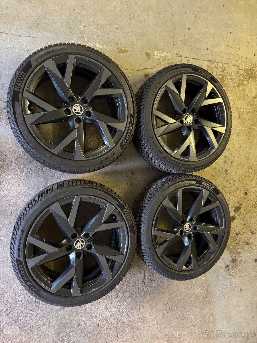 Zimní ALU sada Superb Aniara 5x112 r19 ET44 Pirelli DOT3224