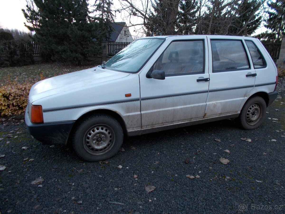 Fiat Uno MK1 - koupím přední kapotu, LZ dveře