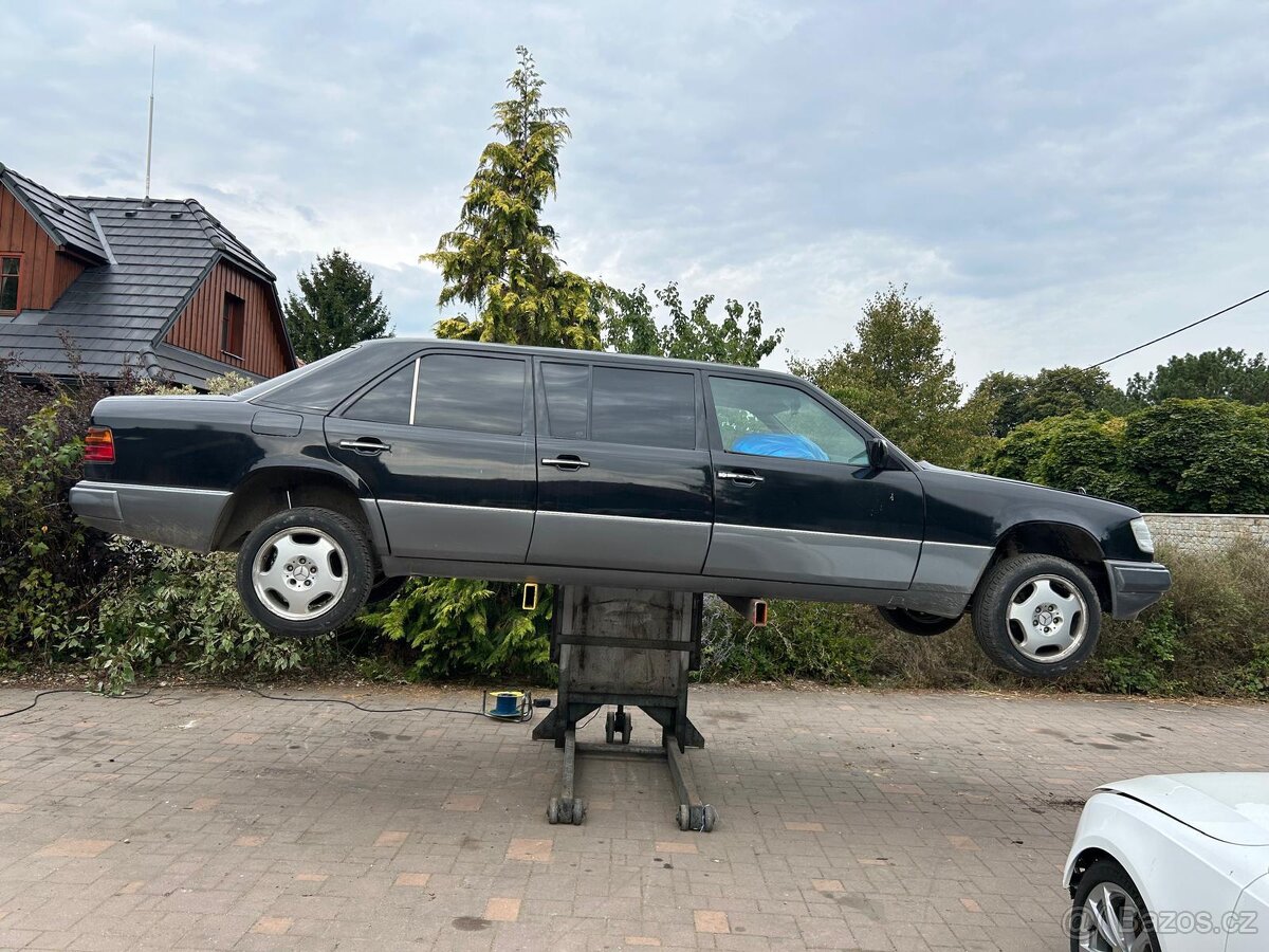 Hever/zvedák 2 tuny, hydraulický, pojizdný