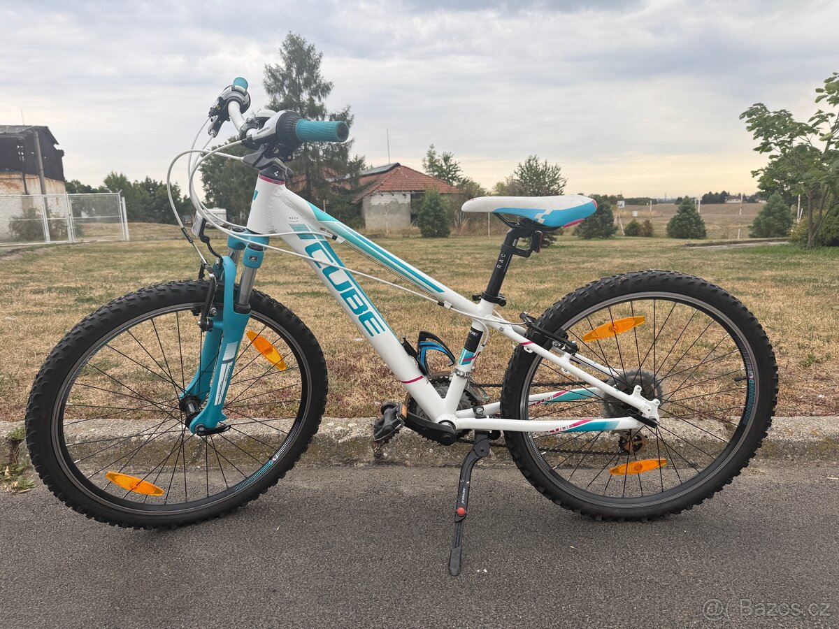 CUBE 24” dětské kolo - bílá tyrkysová