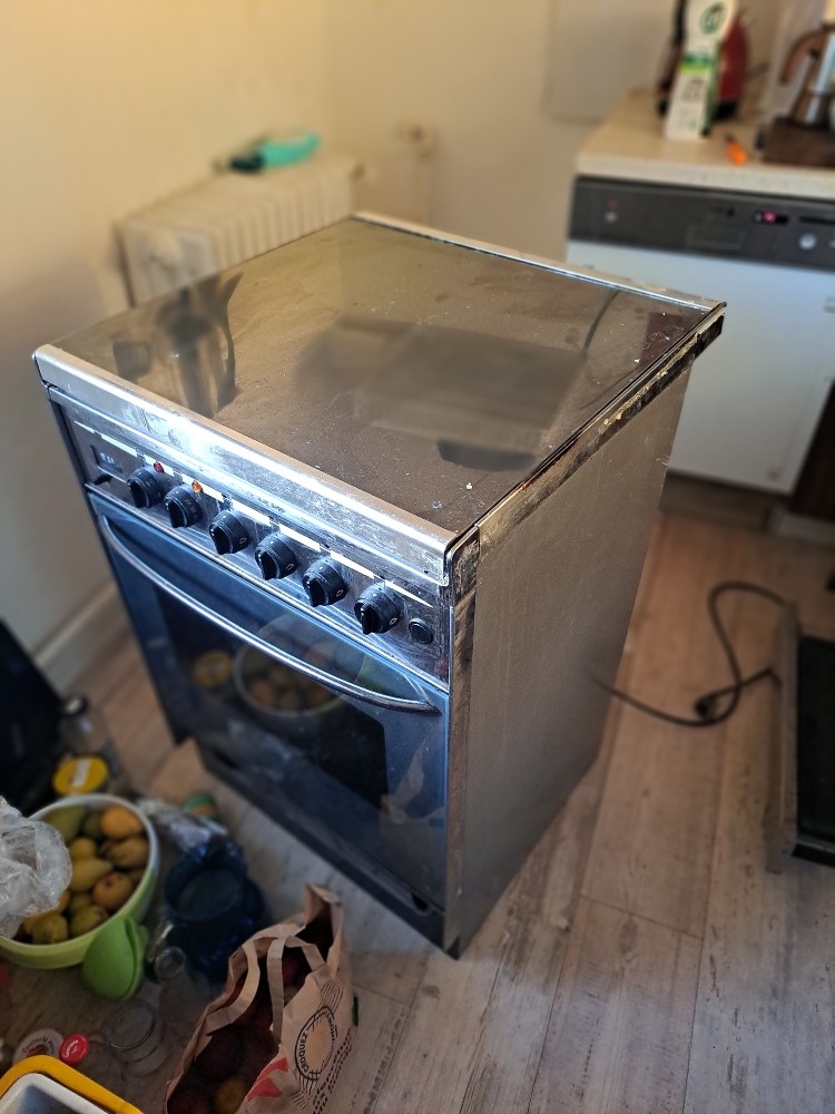 sporák nerez širší 60cm SLEVA