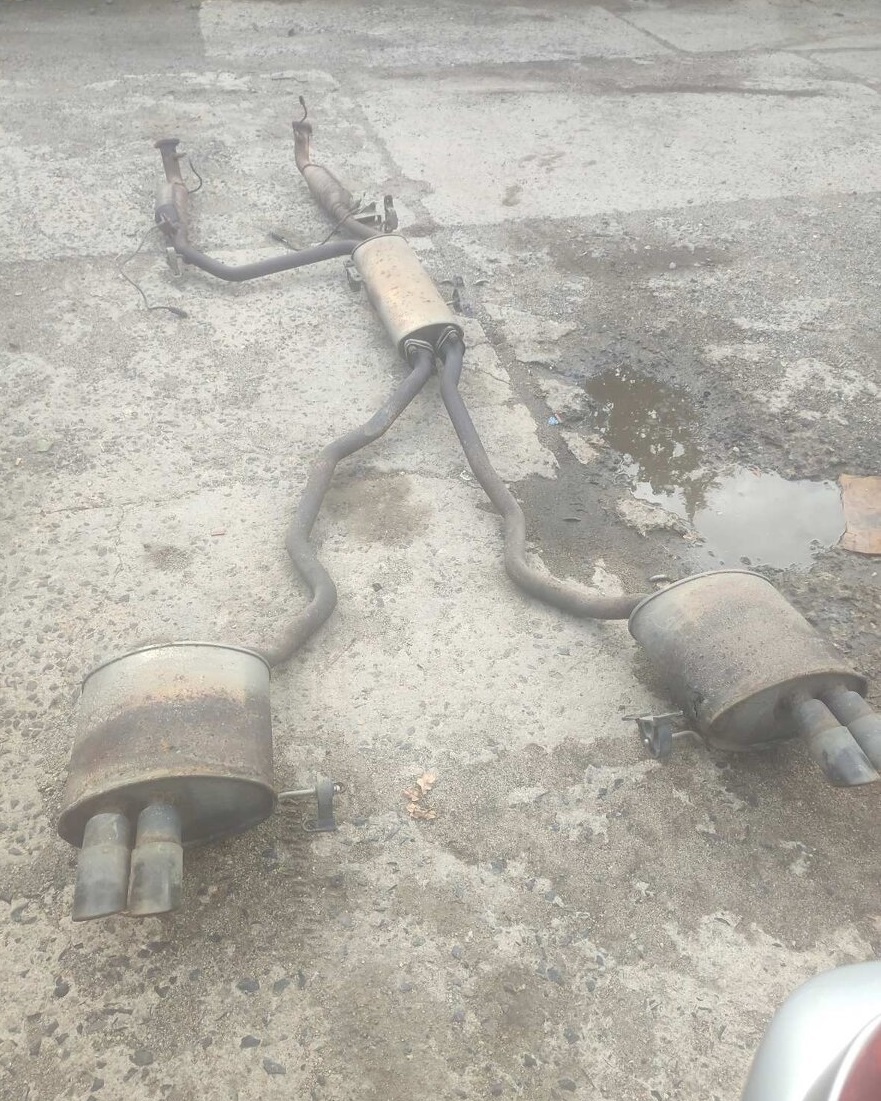 Komplet vyfuk s katalyzátory na BMW X5 e53 4.4i