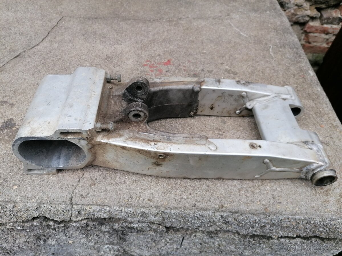 Yamaha Raptor 660 kyvka