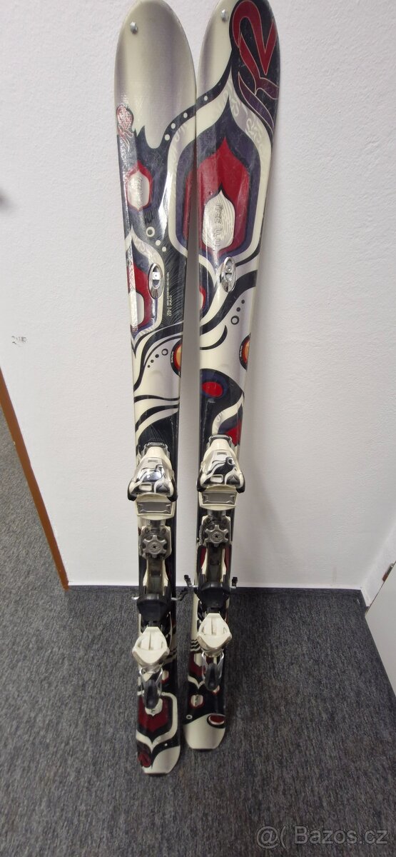 Carvingové lyže K2