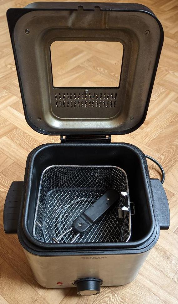 Fritéza Sencor SFR 6200SS