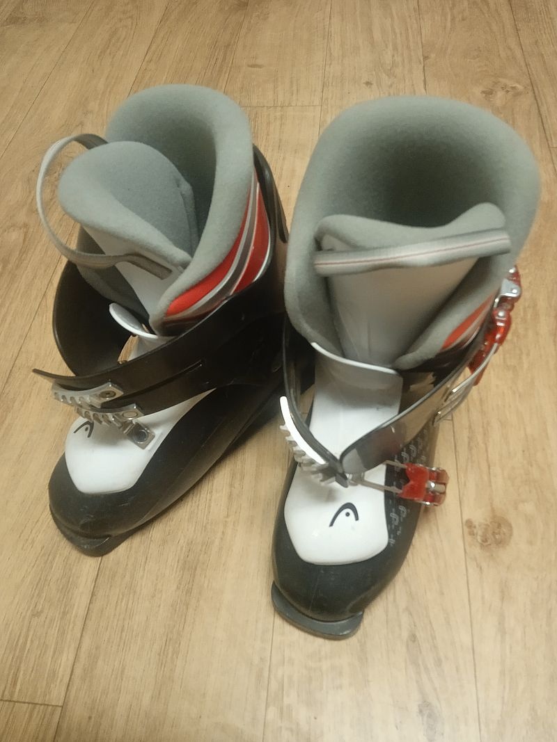 Prodám lyžáky 240-245