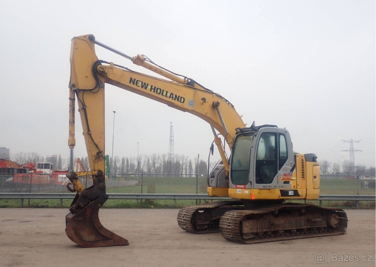 New Holland E225 B SR