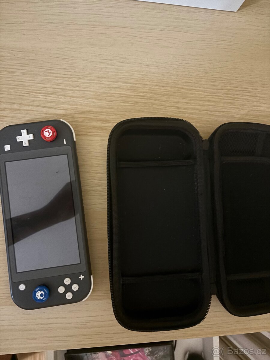 Nintendo switch lite šedé