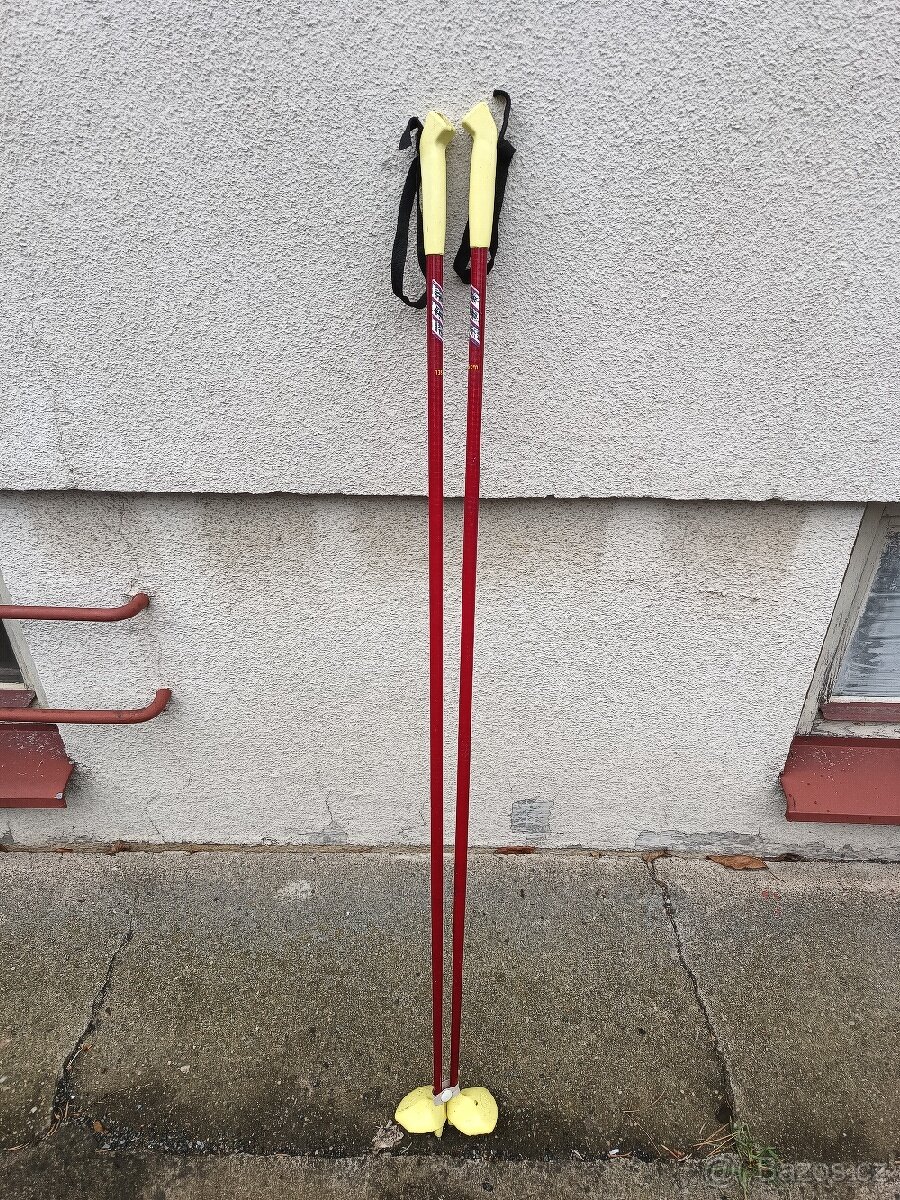 Běžkařské hůlky 135 cm a 130 cm